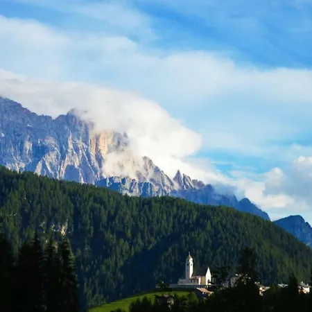 Dolomites Charme Apartment *